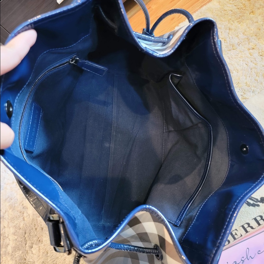 Burberry tote - Picture 8 of 11